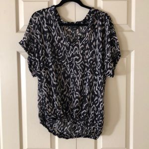 Cute black and white top.